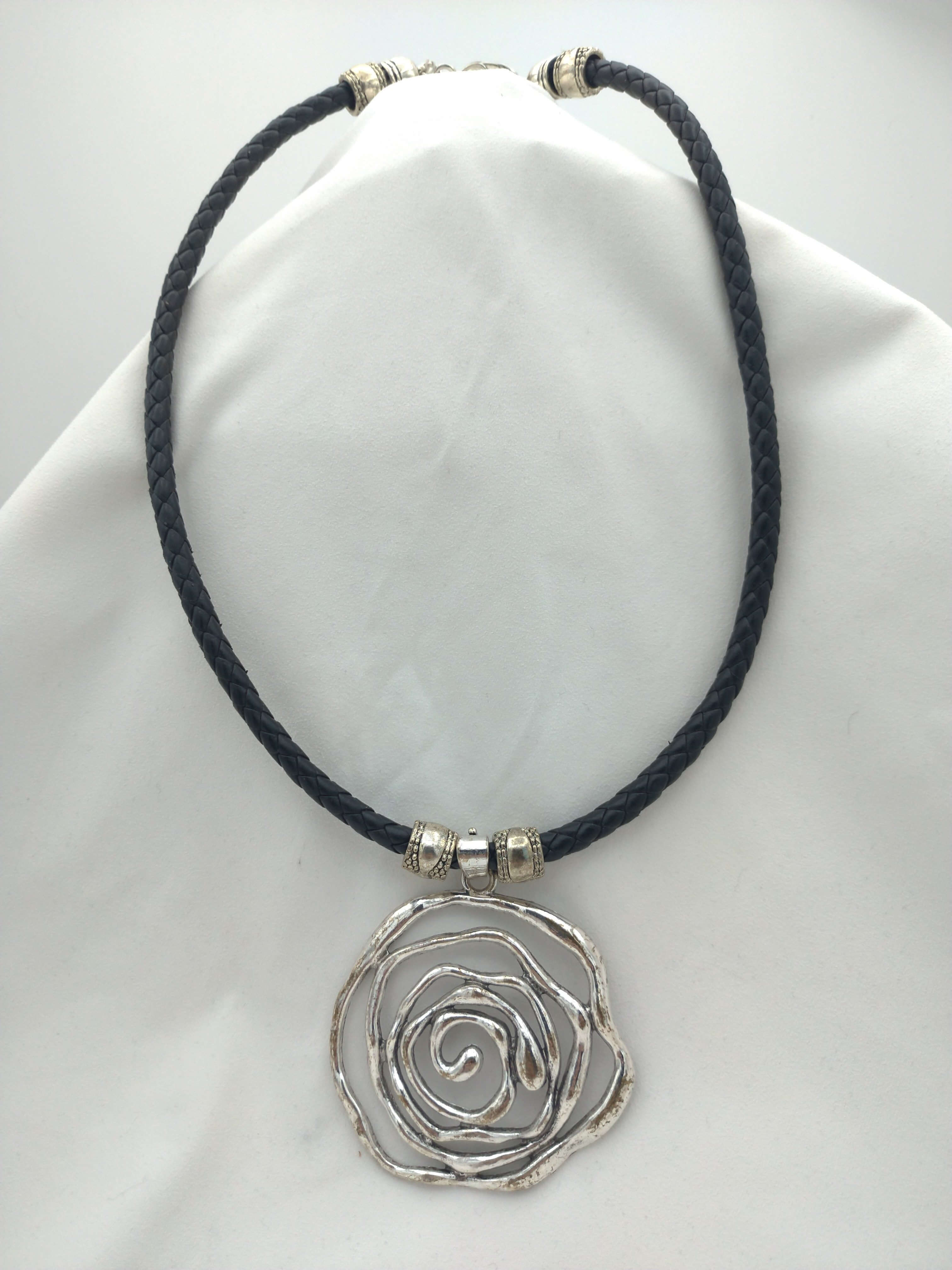 spiralis black