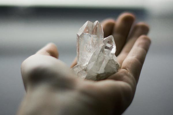 Le mie sedute di cristalloterapia sono personalizzate in base alle esigenze di ognuno, per affrontare e superare i blocchi. sedute cristalloterapia il tuo percorso personalizzato - miky botti